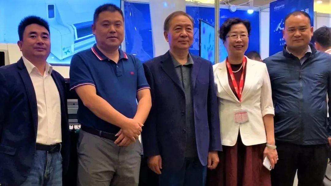 “中国医学装备协会第五届学术年会”顺利召开，晶铸生物“全自动细胞学制片+人工智能